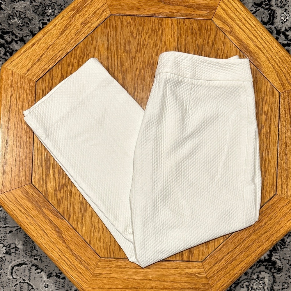 *J. MCLAUGHLIN* White Textured Quilted Crop Pants Size 4